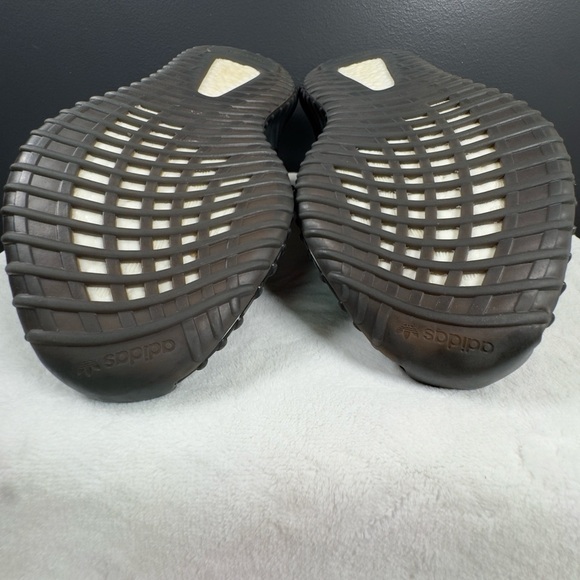 Yeezy Boost 350 V2 ‘Green’ – Size 10.5 - Picture 12 of 16